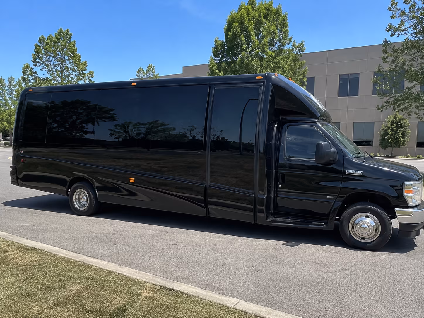 Akron Winery Tour & Pub Crawl Transportation
