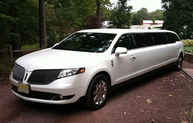 Columbus White MKT Limo